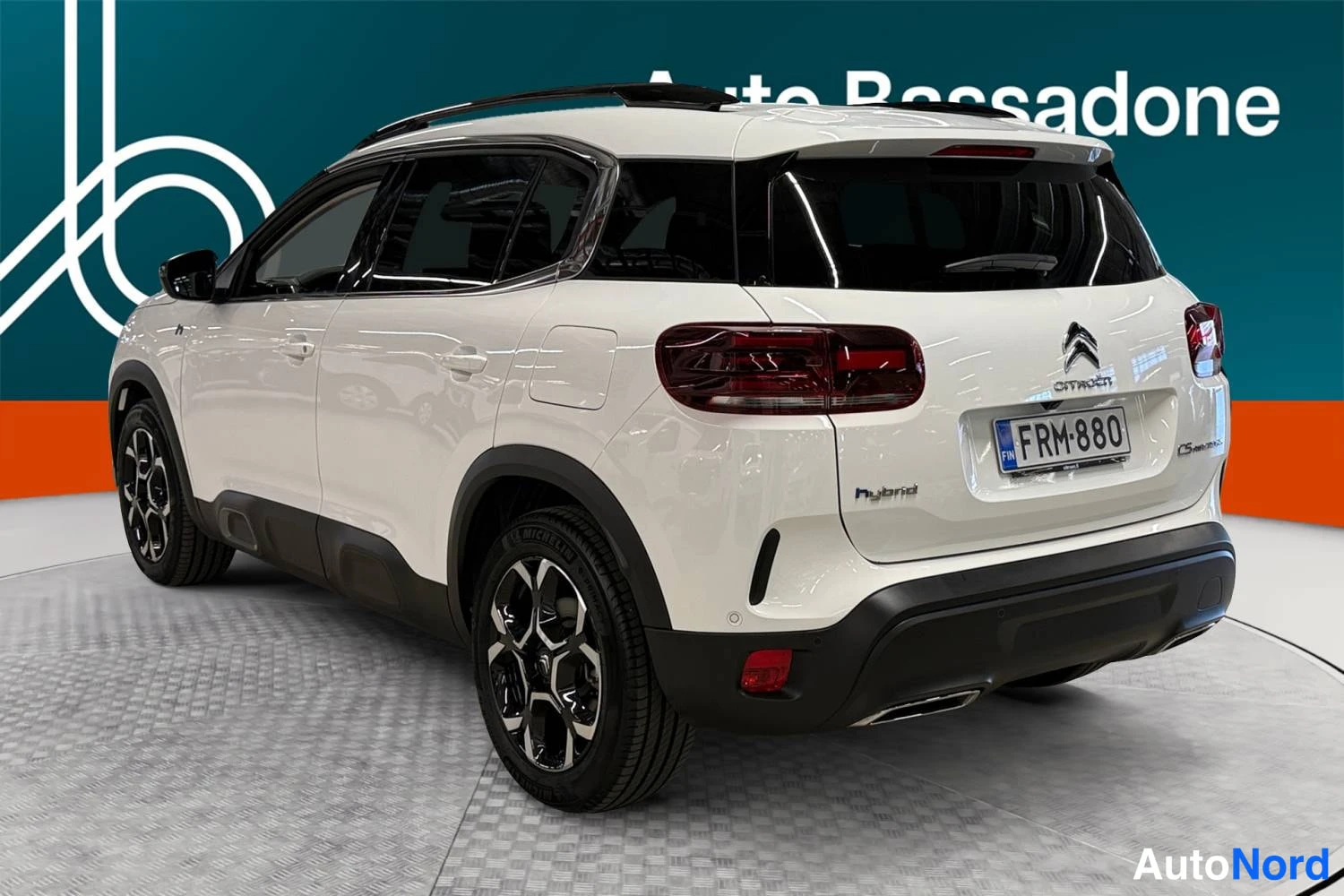 Valkoinen Citroen C5 aircross 2023, takaviisto, kuva 7