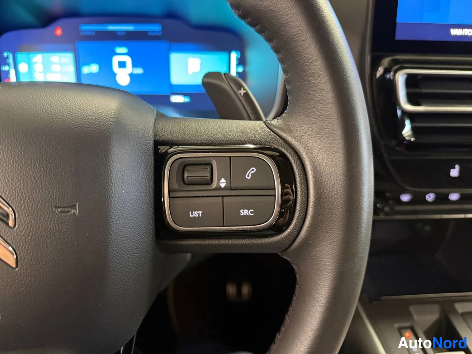 Valkoinen Citroen C5 aircross 2023, kuva 20