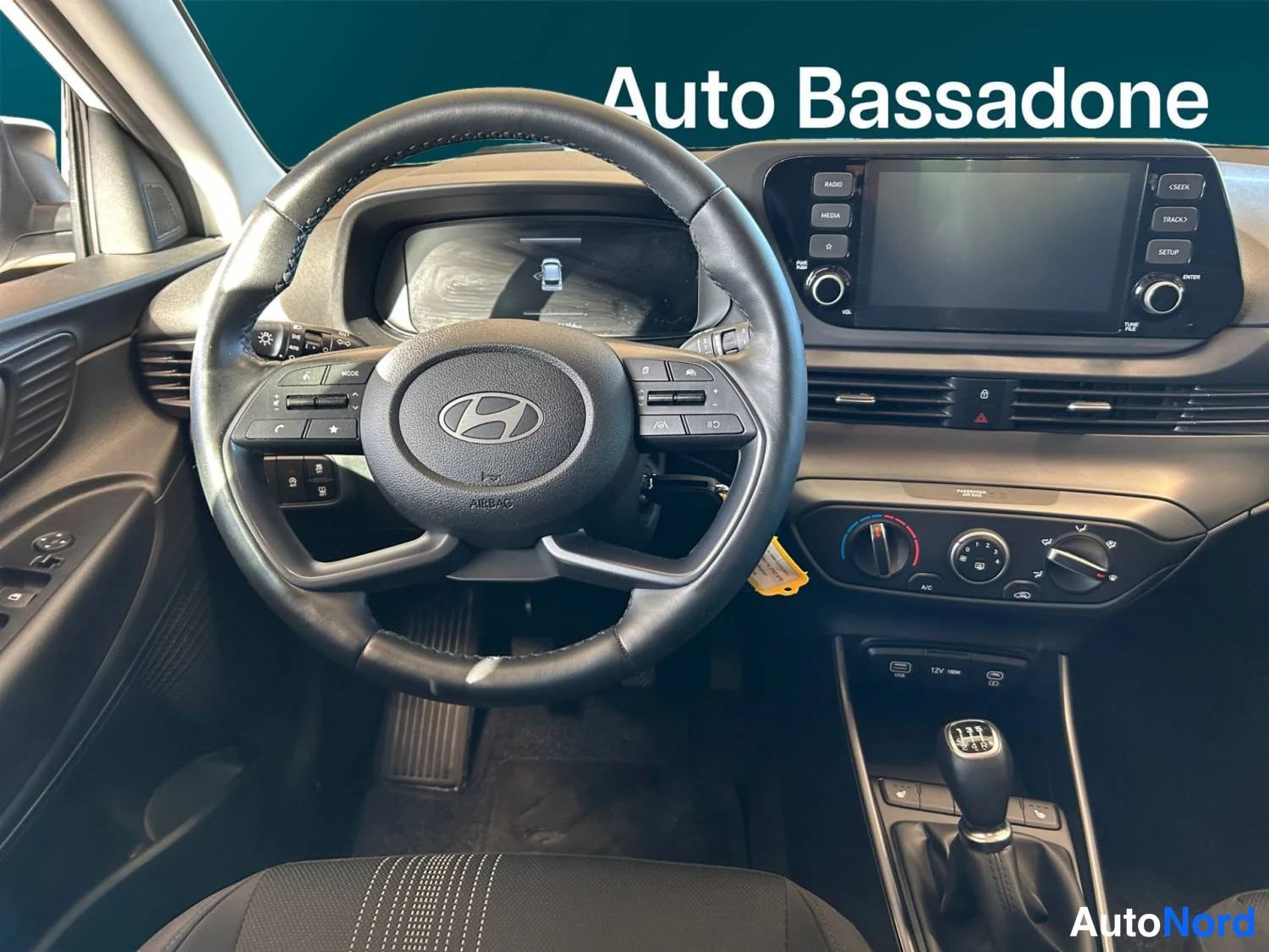 Valkoinen Hyundai I20 2024, kuva 11
