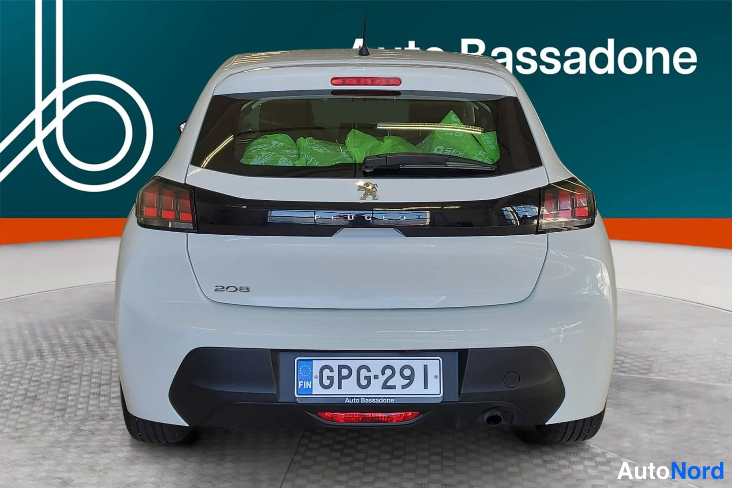 Valkoinen Peugeot 208 2022, takaa, kuva 9