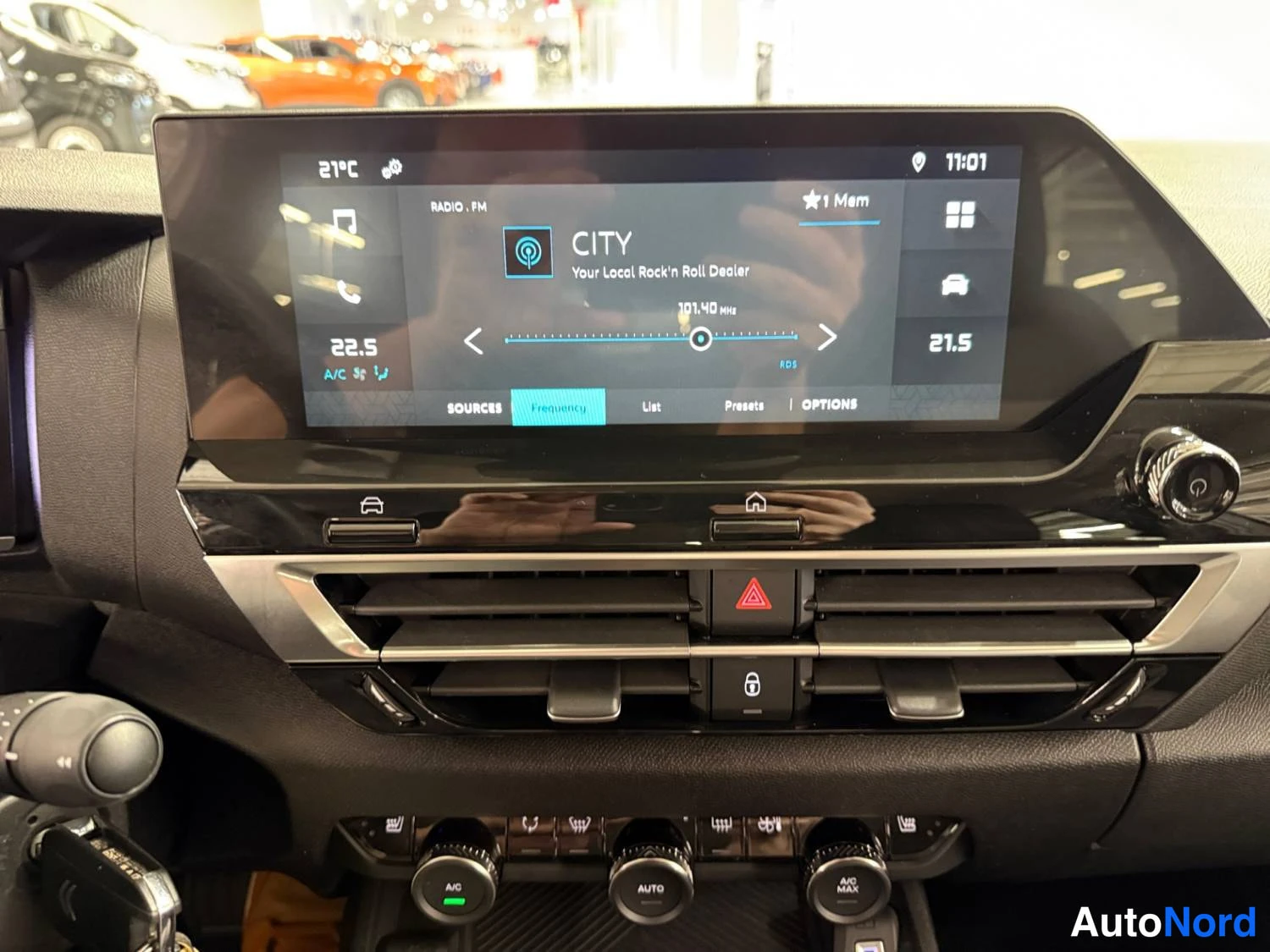 Valkoinen Citroen C4 2023, kuva 20