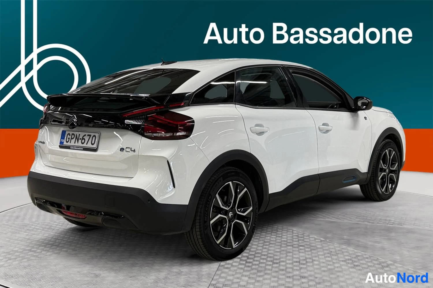 Valkoinen Citroen C4 2023, takaviisto, kuva 8