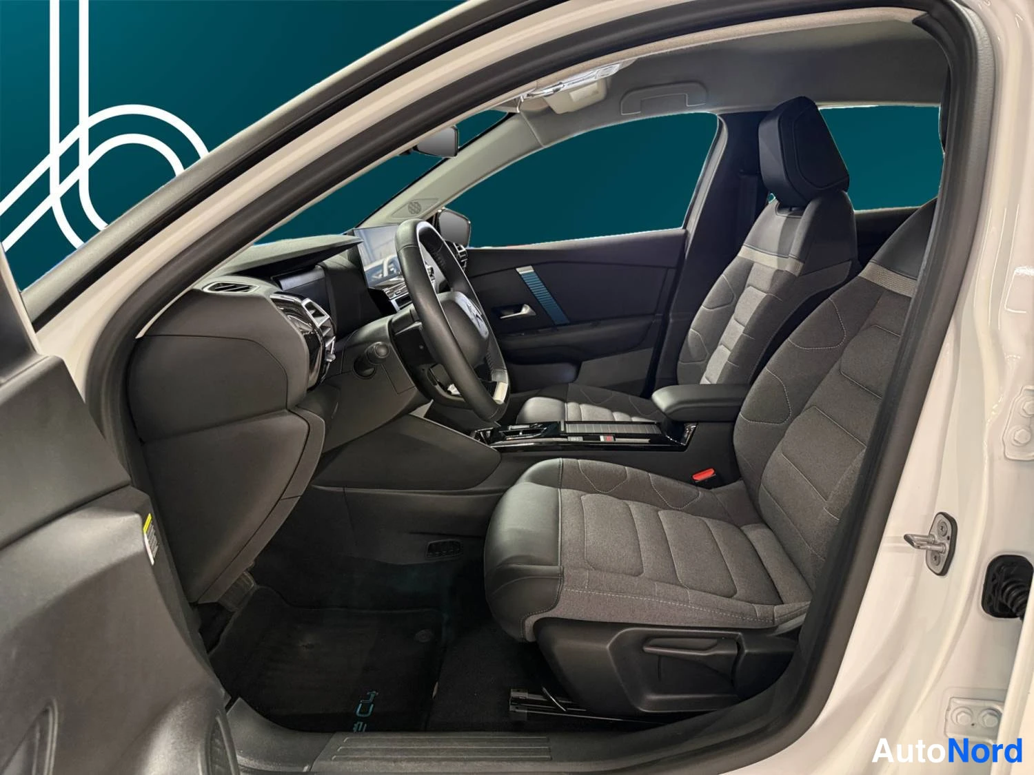 Valkoinen Citroen C4 2023, kuva 10