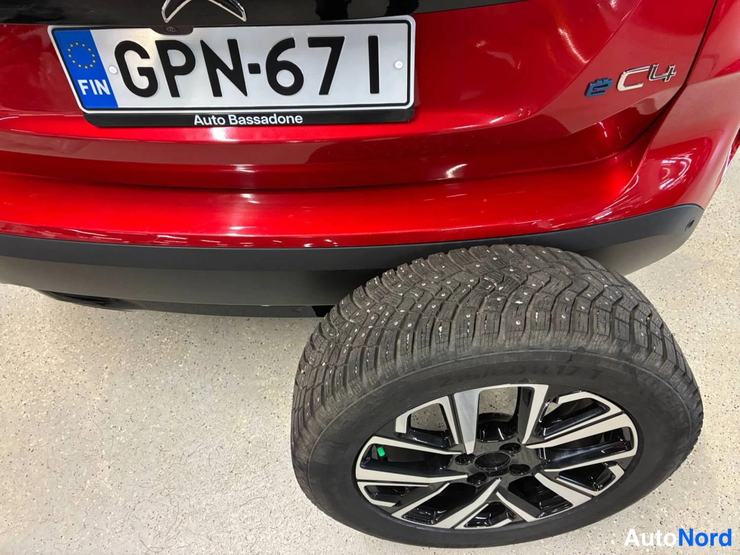 Punainen Citroen C4 2023, takaa, kuva 9
