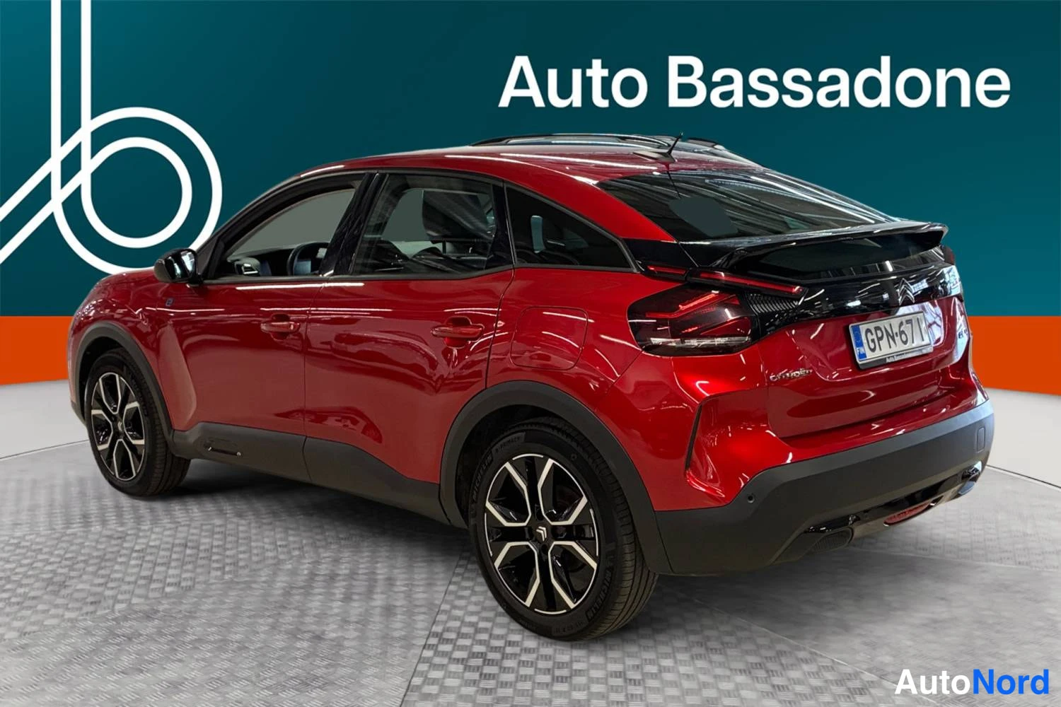 Punainen Citroen C4 2023, takaviisto, kuva 7