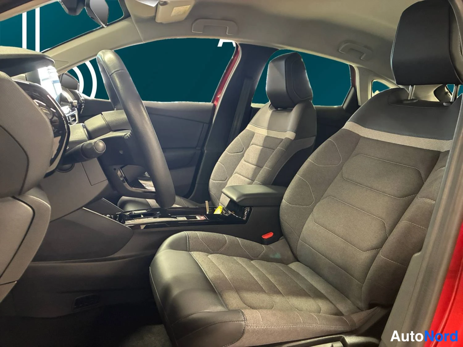 Punainen Citroen C4 2023, kuva 11