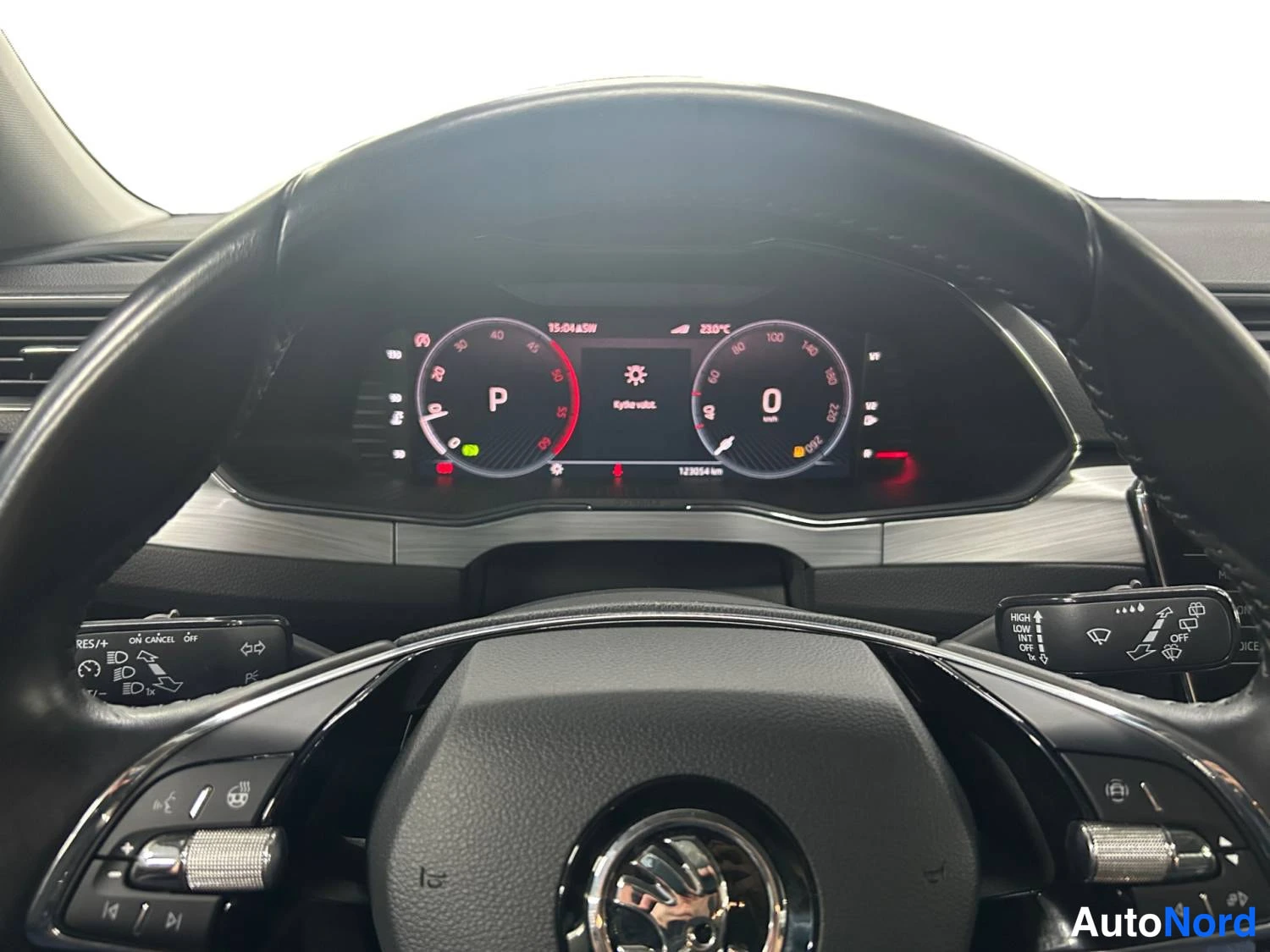 Musta Skoda Superb 2022, kuva 17