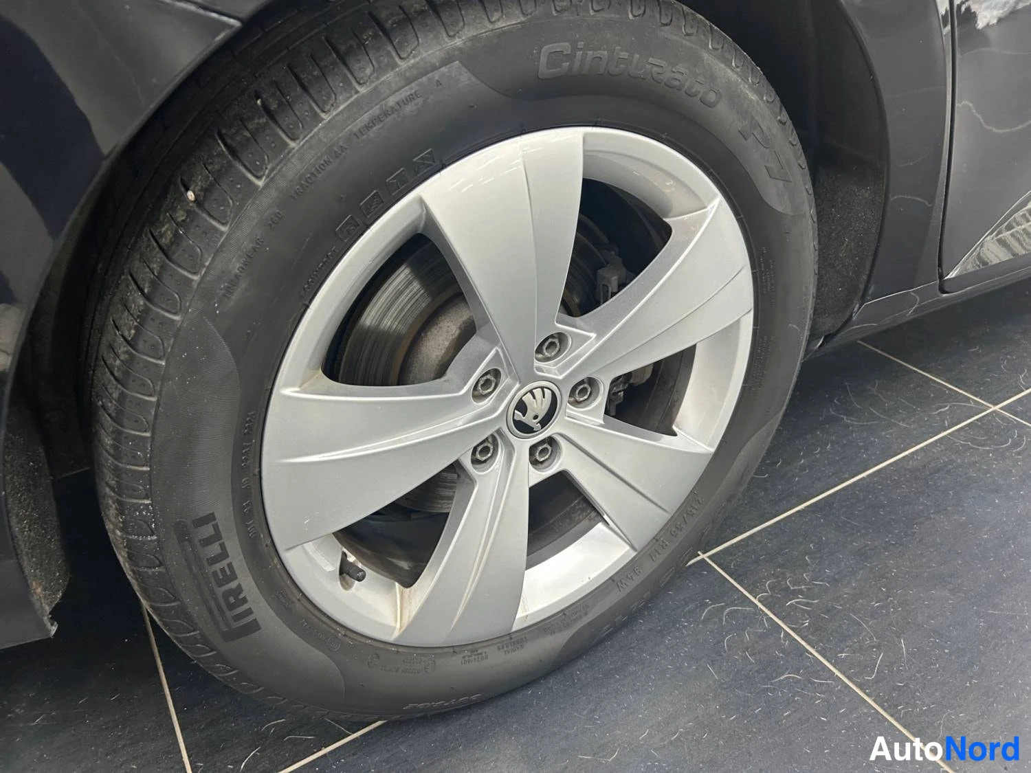 Musta Skoda Superb 2022, kuva 15