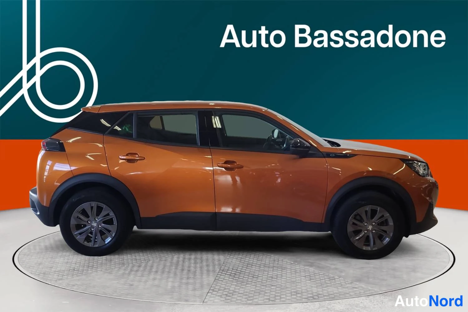 Oranssi Peugeot E-2008 2022, sivulta, kuva 4