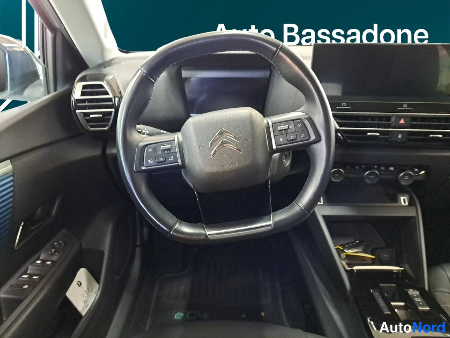 Valkoinen Citroen C4 2023, kuva 12