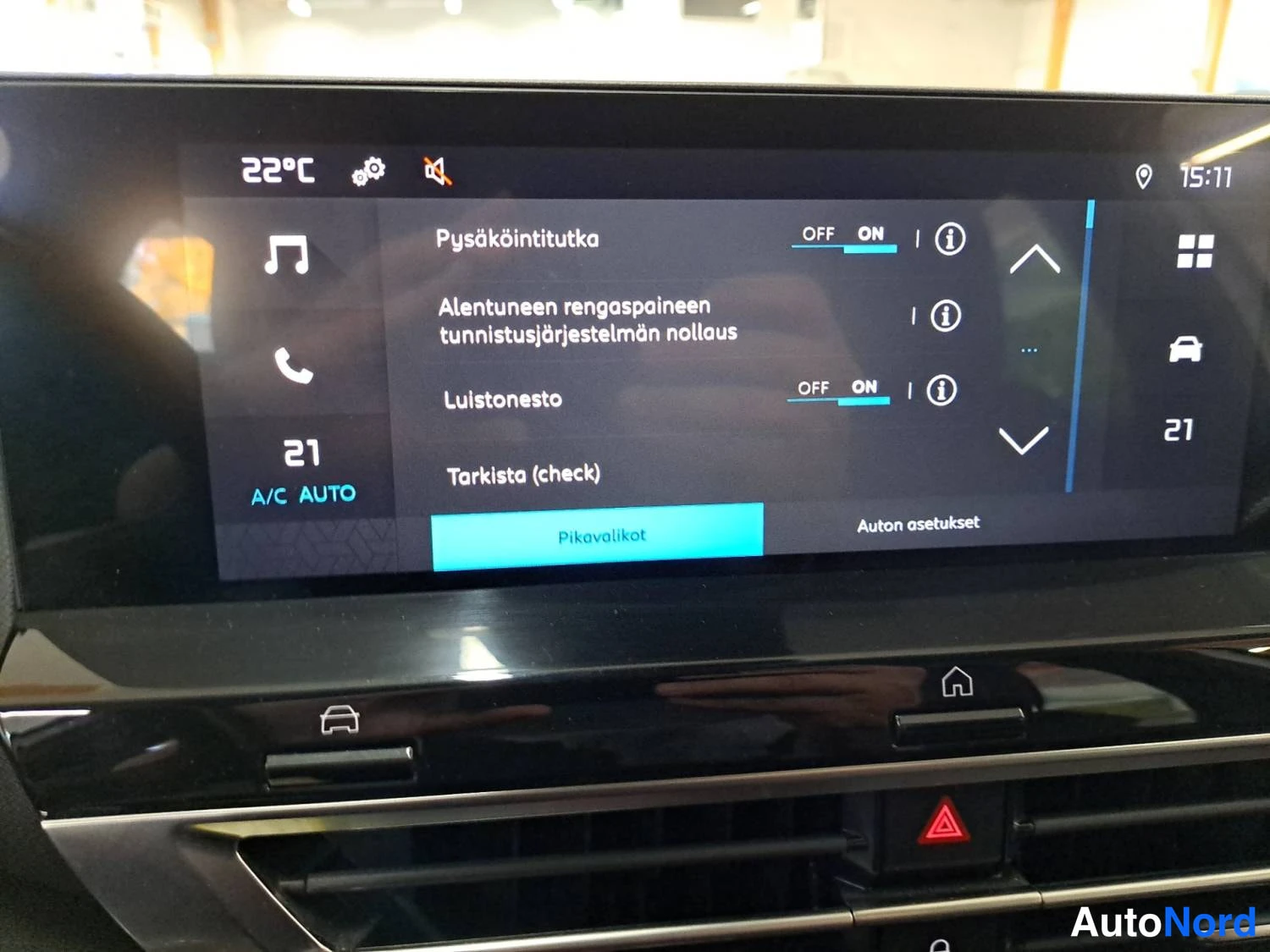 Valkoinen Citroen C4 2023, kuva 22