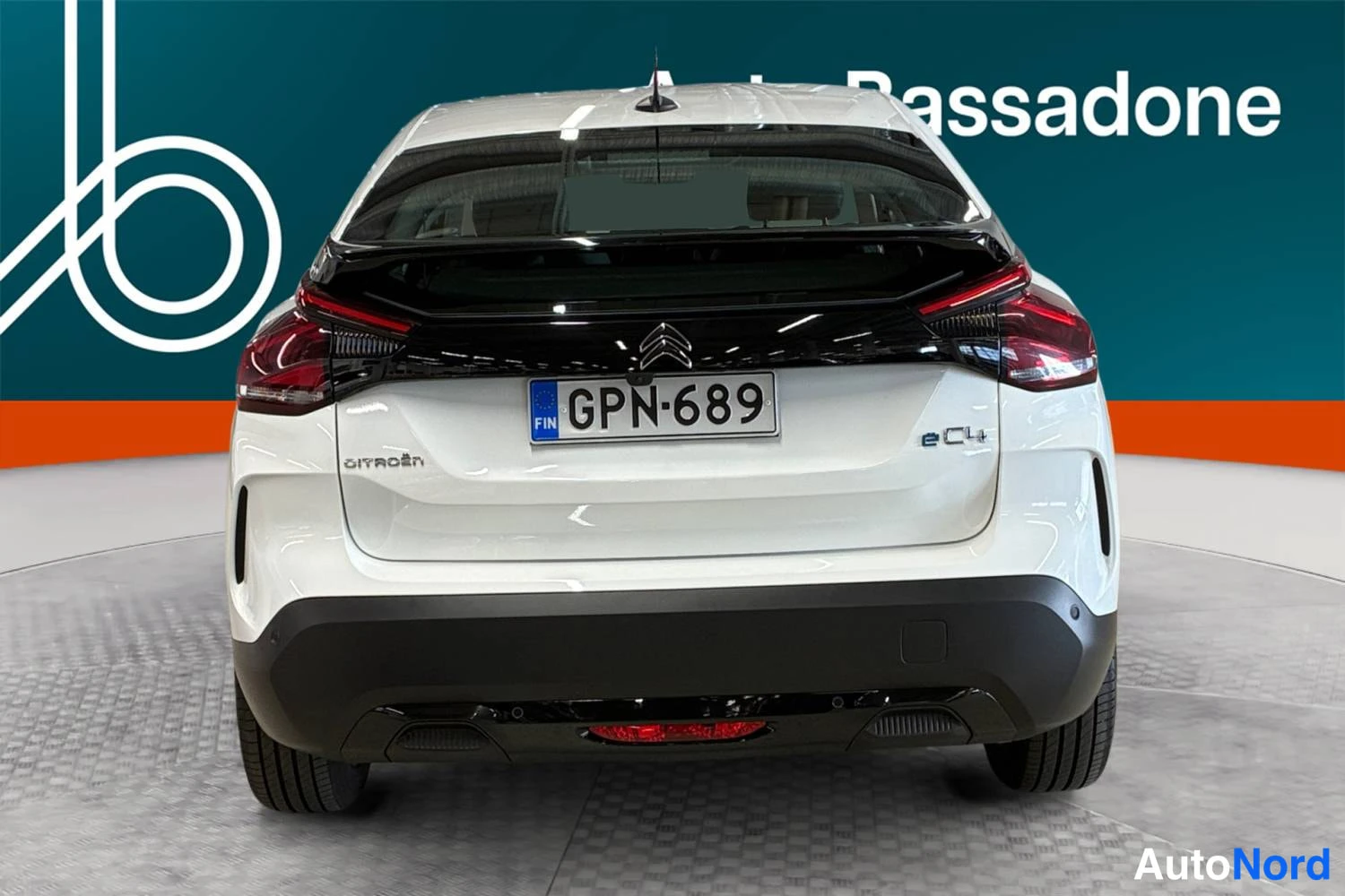 Valkoinen Citroen C4 2023, takaa, kuva 8