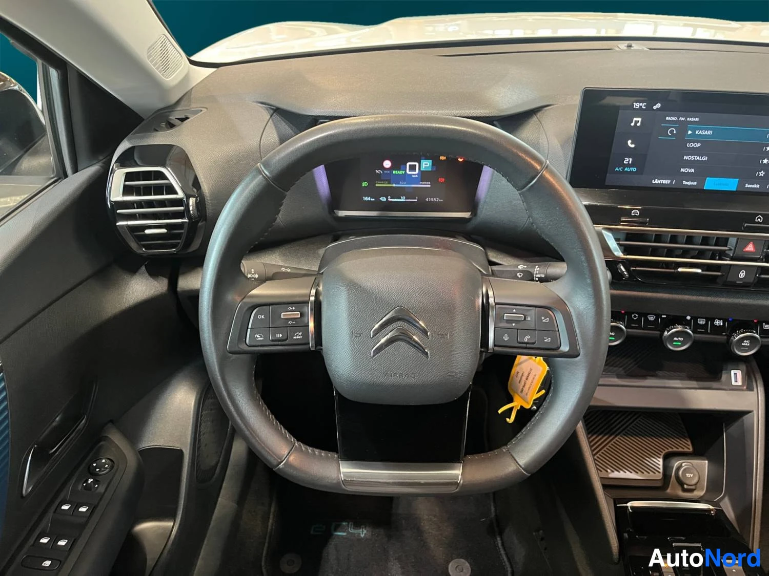 Valkoinen Citroen C4 2023, kuva 12