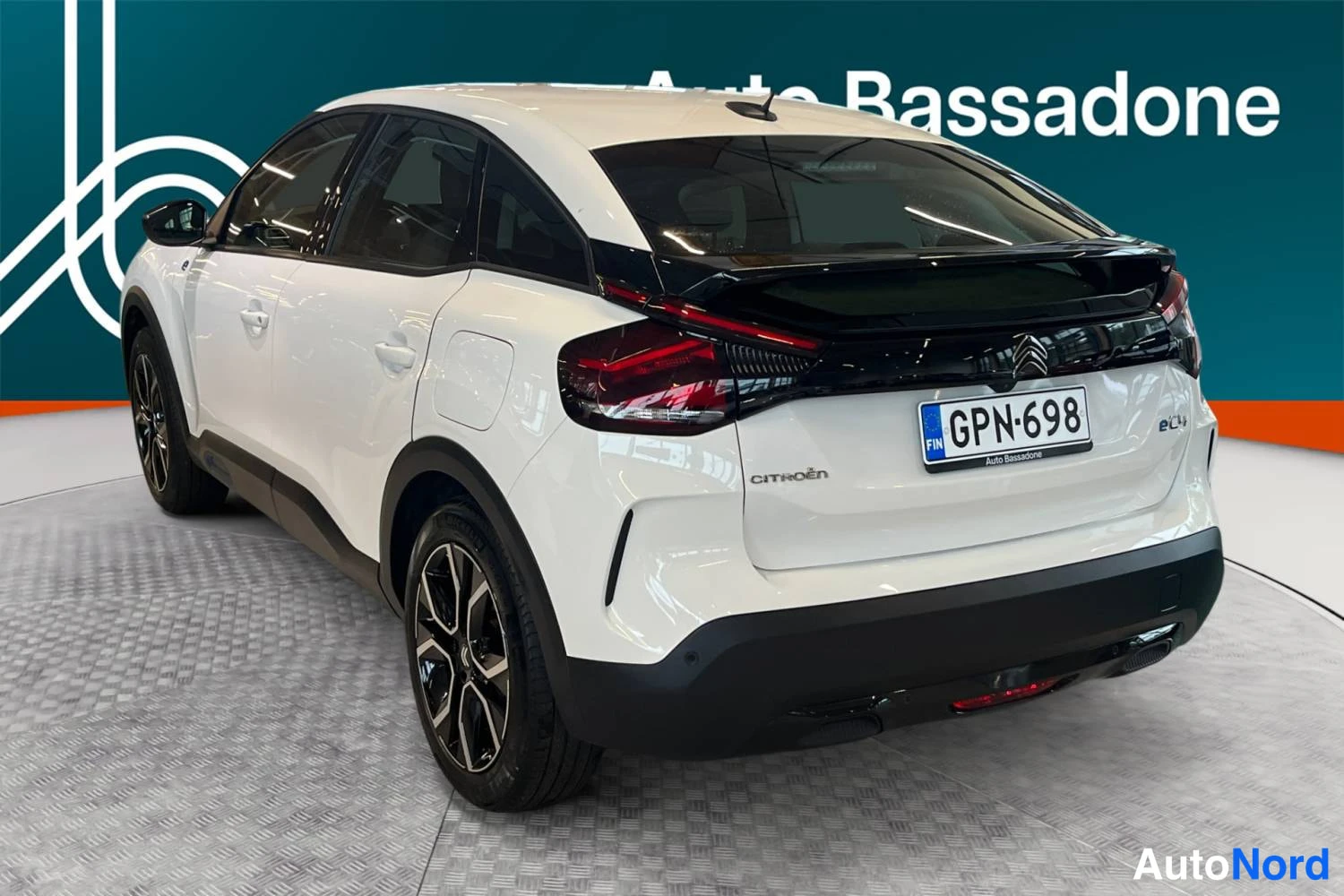 Valkoinen Citroen C4 2023, takaviisto, kuva 6