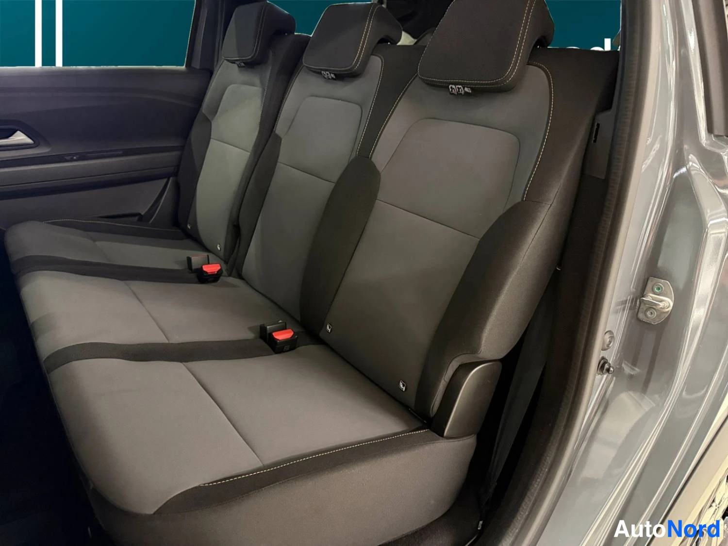 Harmaa Dacia Jogger 2025, kuva 16