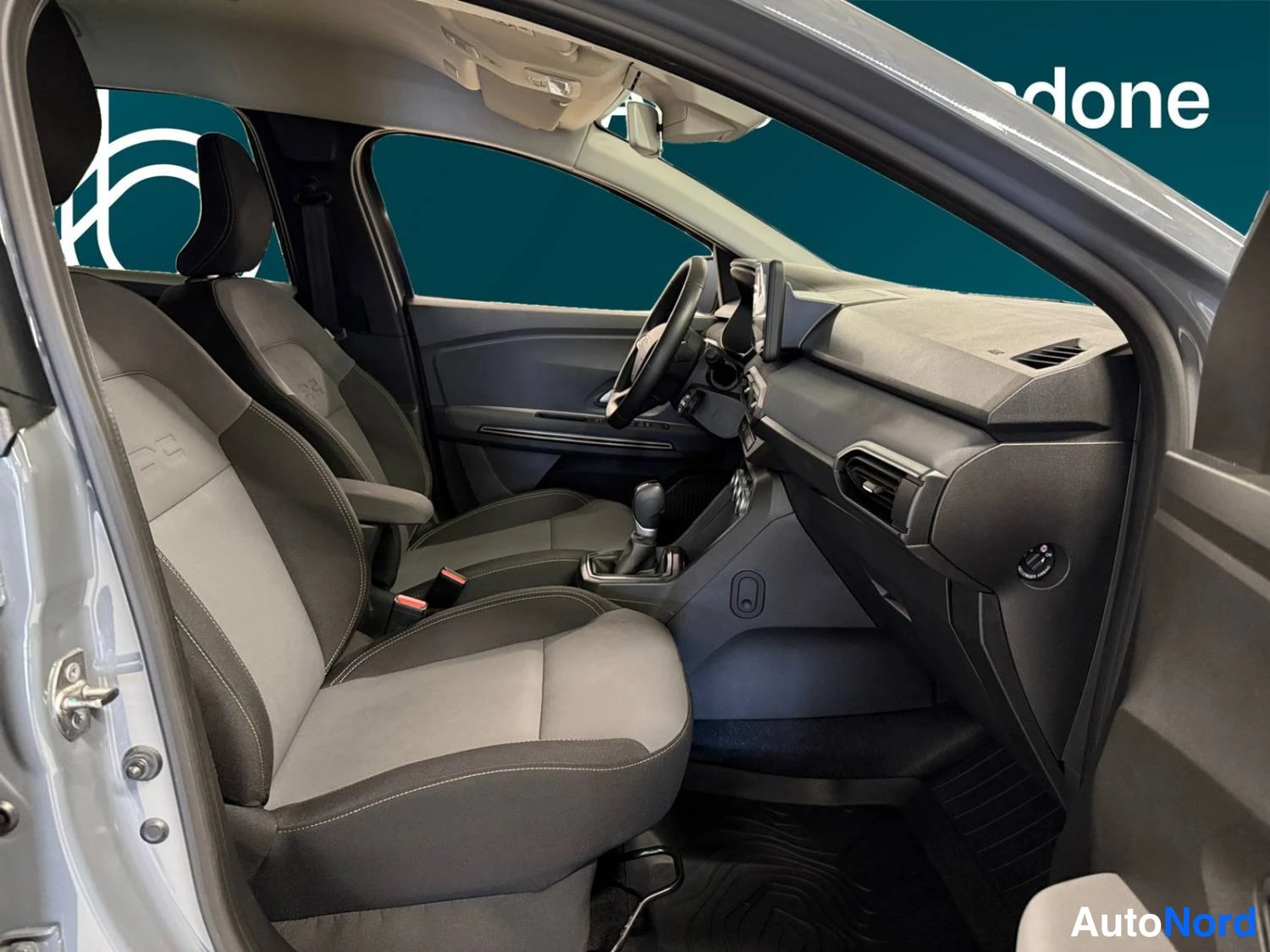 Harmaa Dacia Jogger 2025, kuva 30