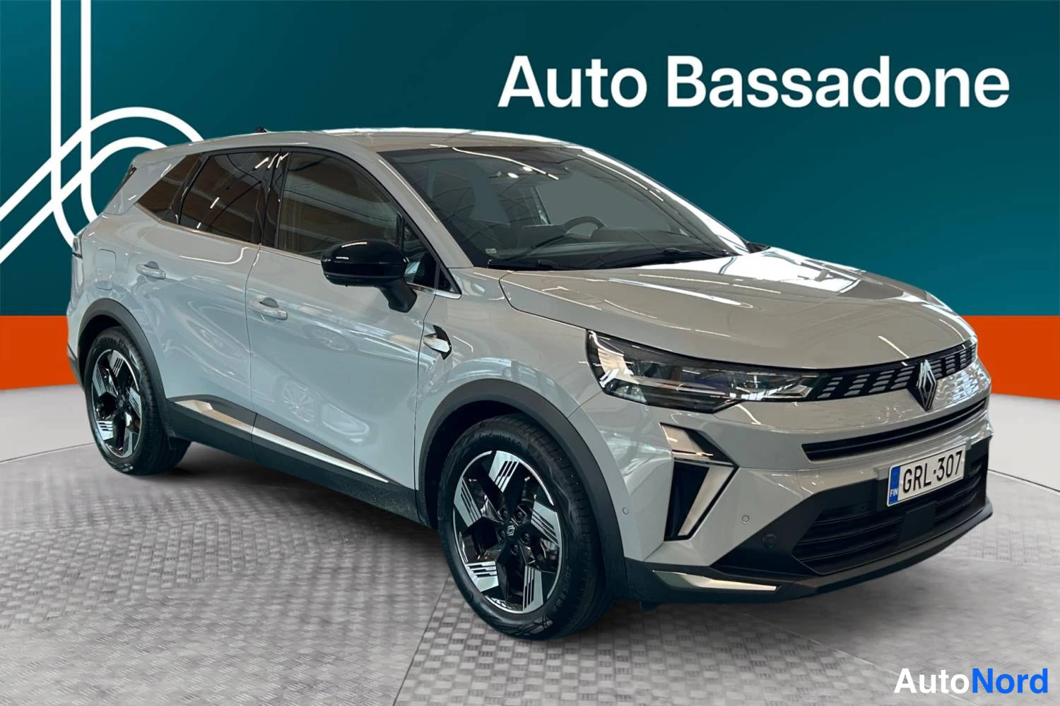 Hopea Renault Symbioz 2025, etuviisto, keula oikealle, kuva 4