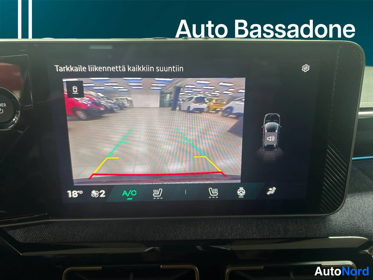 Punainen Renault 4 E-Tech electric 2025, kuva 14