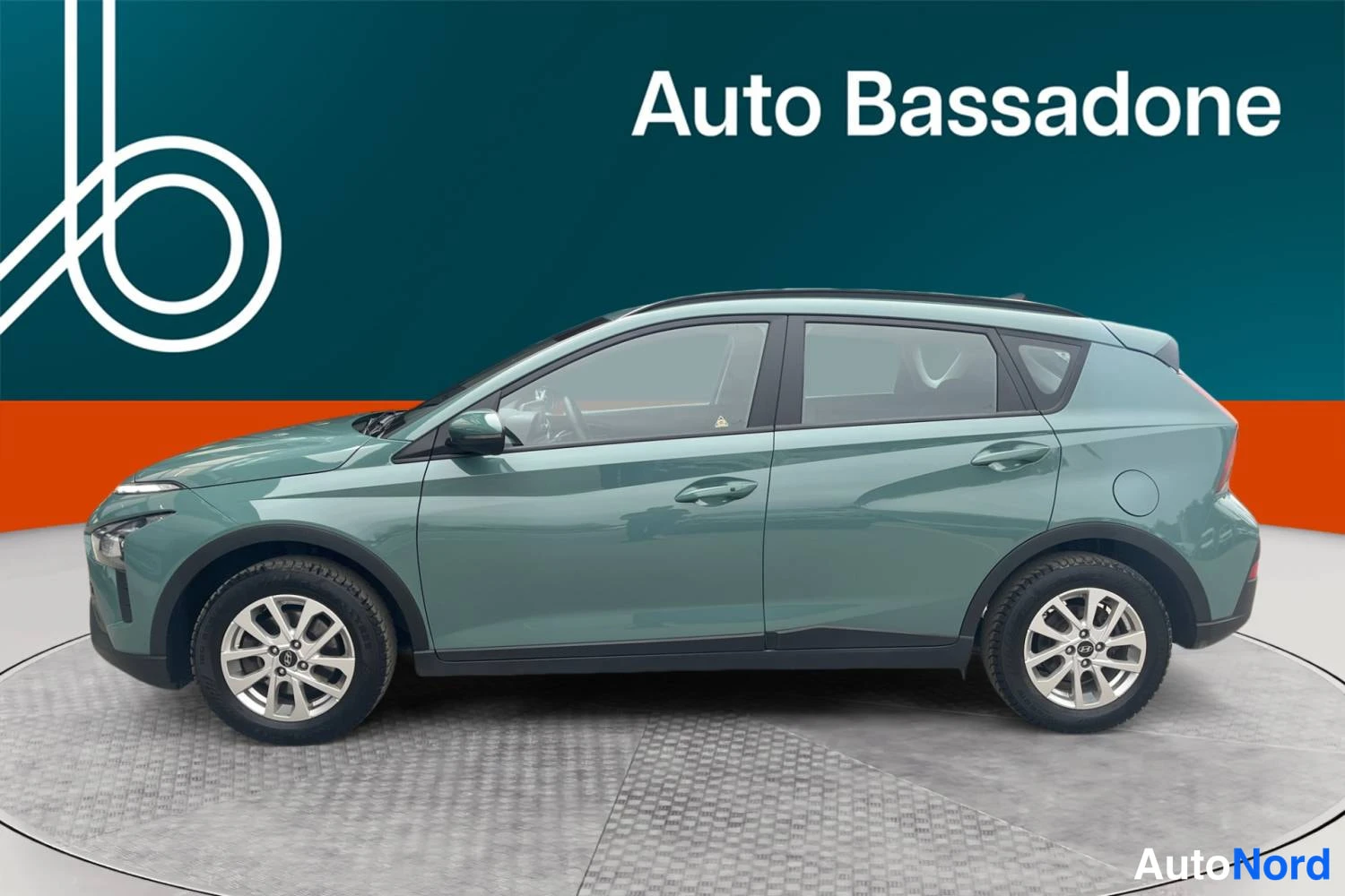 Punainen Hyundai Bayon 2022, sivulta, kuva 5