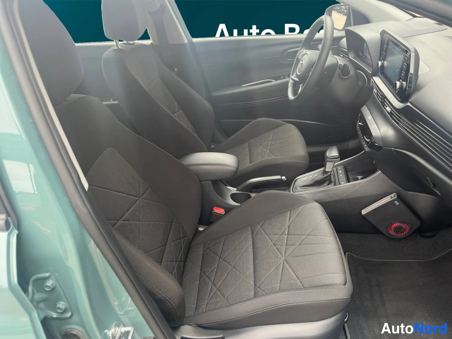 Punainen Hyundai Bayon 2022, kuva 15