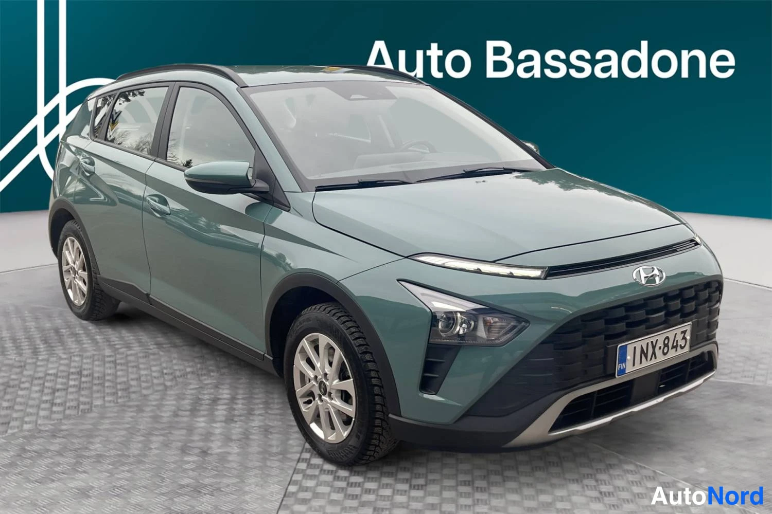 Punainen Hyundai Bayon 2022, etuviisto, keula oikealle, kuva 2