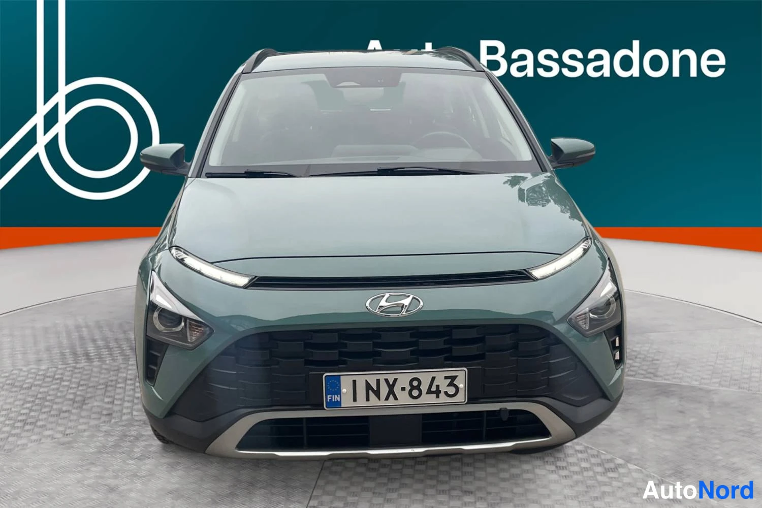 Punainen Hyundai Bayon 2022, edestä, kuva 3
