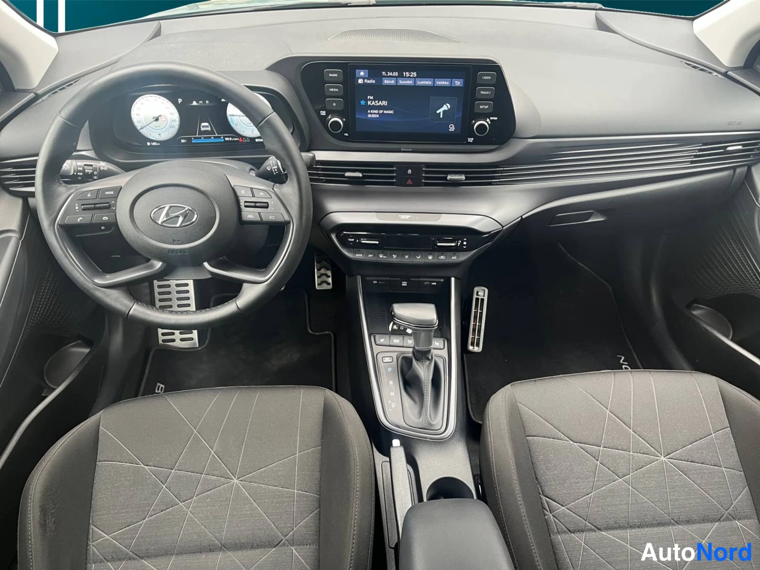 Punainen Hyundai Bayon 2022, kuva 10