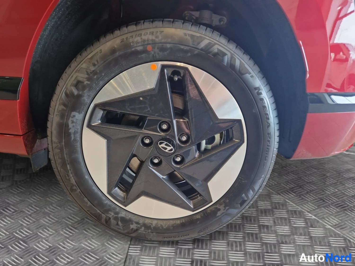 Punainen Hyundai Kona electric 2026, kuva 10