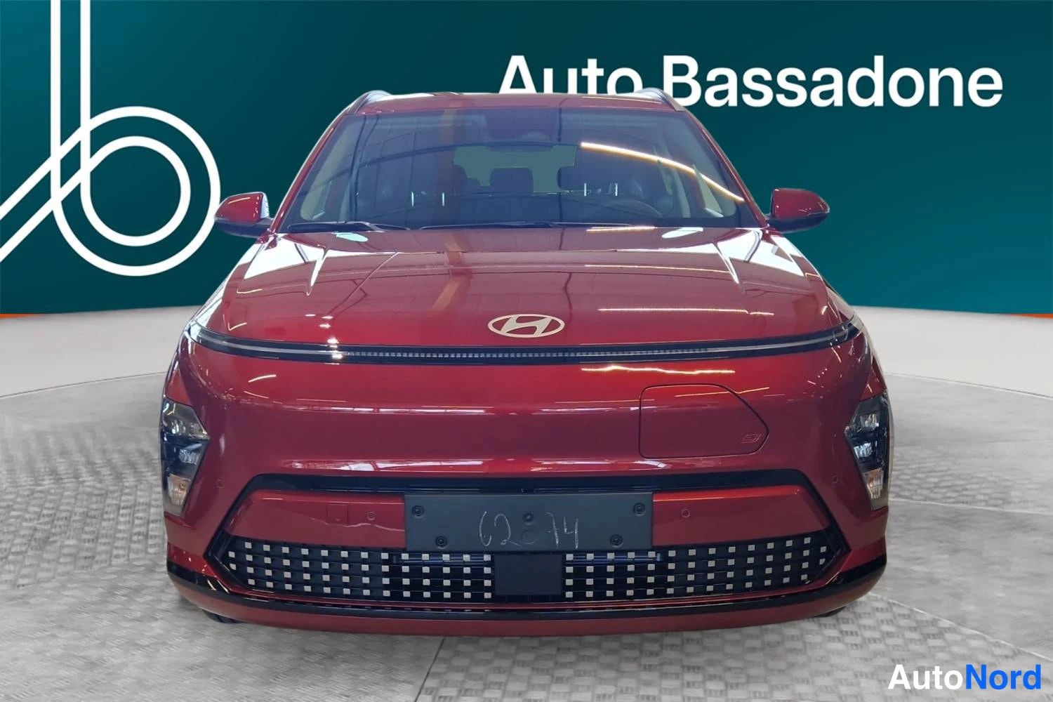 Punainen Hyundai Kona electric 2026, edestä, kuva 3