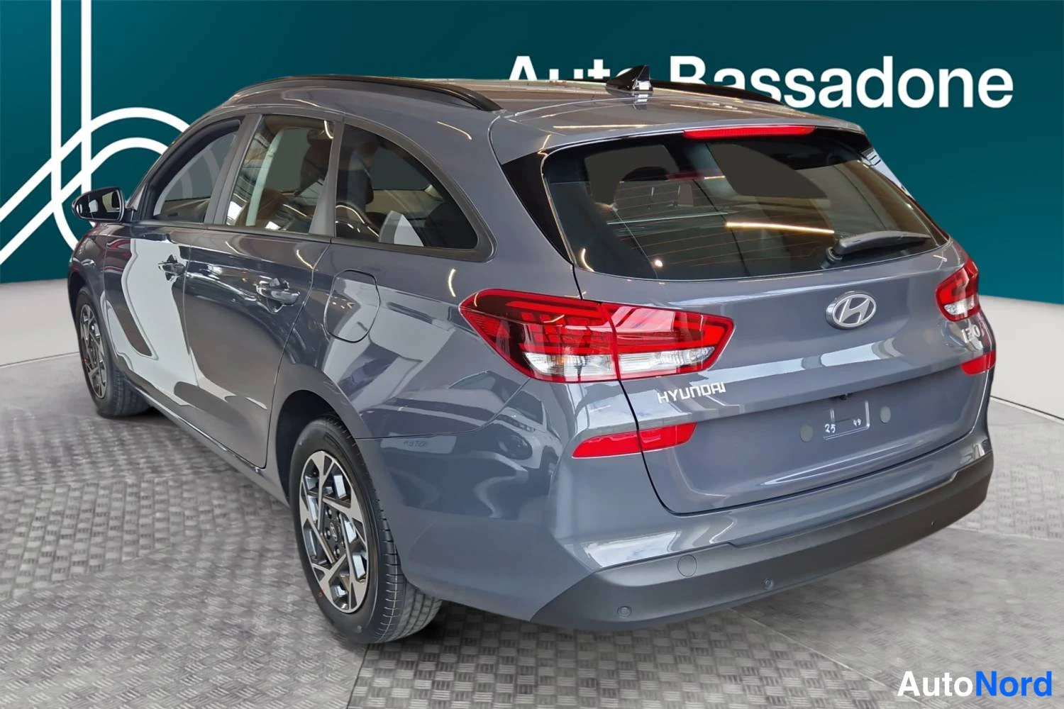 Harmaa Hyundai I30 2026, takaviisto, kuva 5