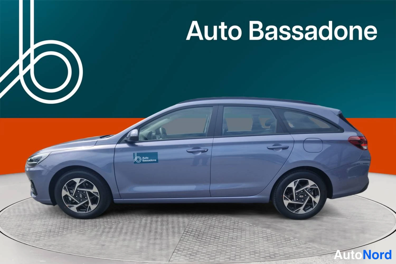 Sininen Hyundai I30 2026, sivulta, kuva 4