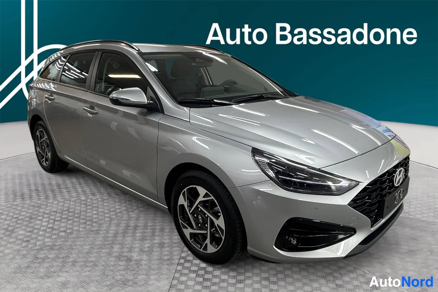 Hopea Hyundai I30 2026, etuviisto, keula oikealle, kuva 3
