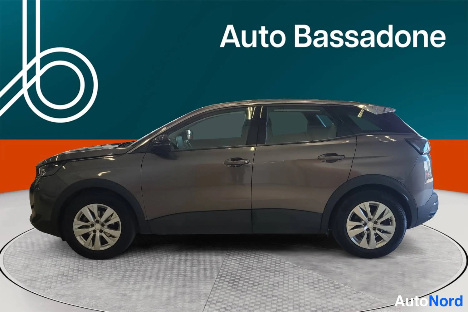 Harmaa Peugeot 3008 2022, sivulta, kuva 4