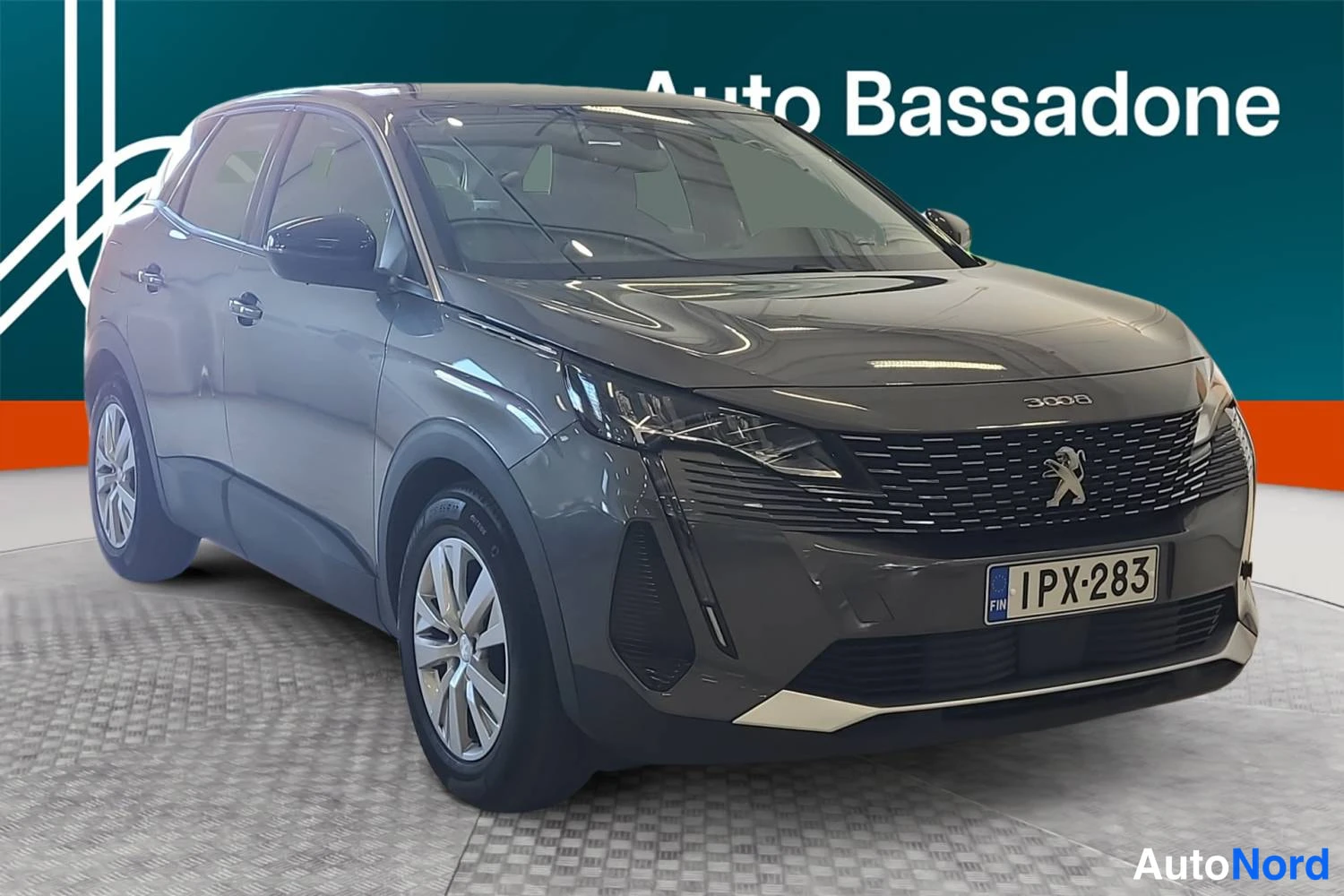 Harmaa Peugeot 3008 2022, etuviisto, keula oikealle, kuva 2