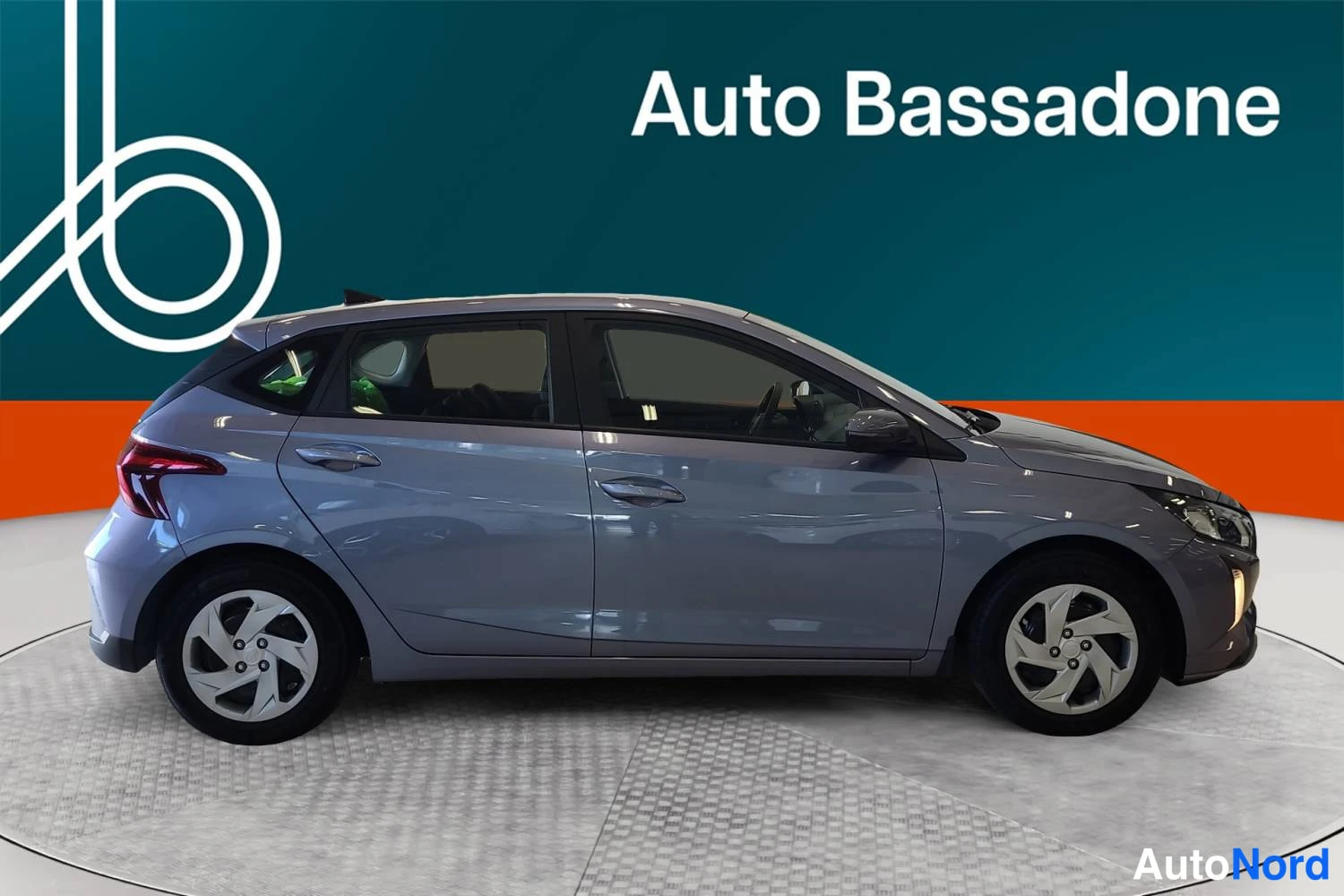 Harmaa Hyundai I20 2025, sivulta, kuva 5