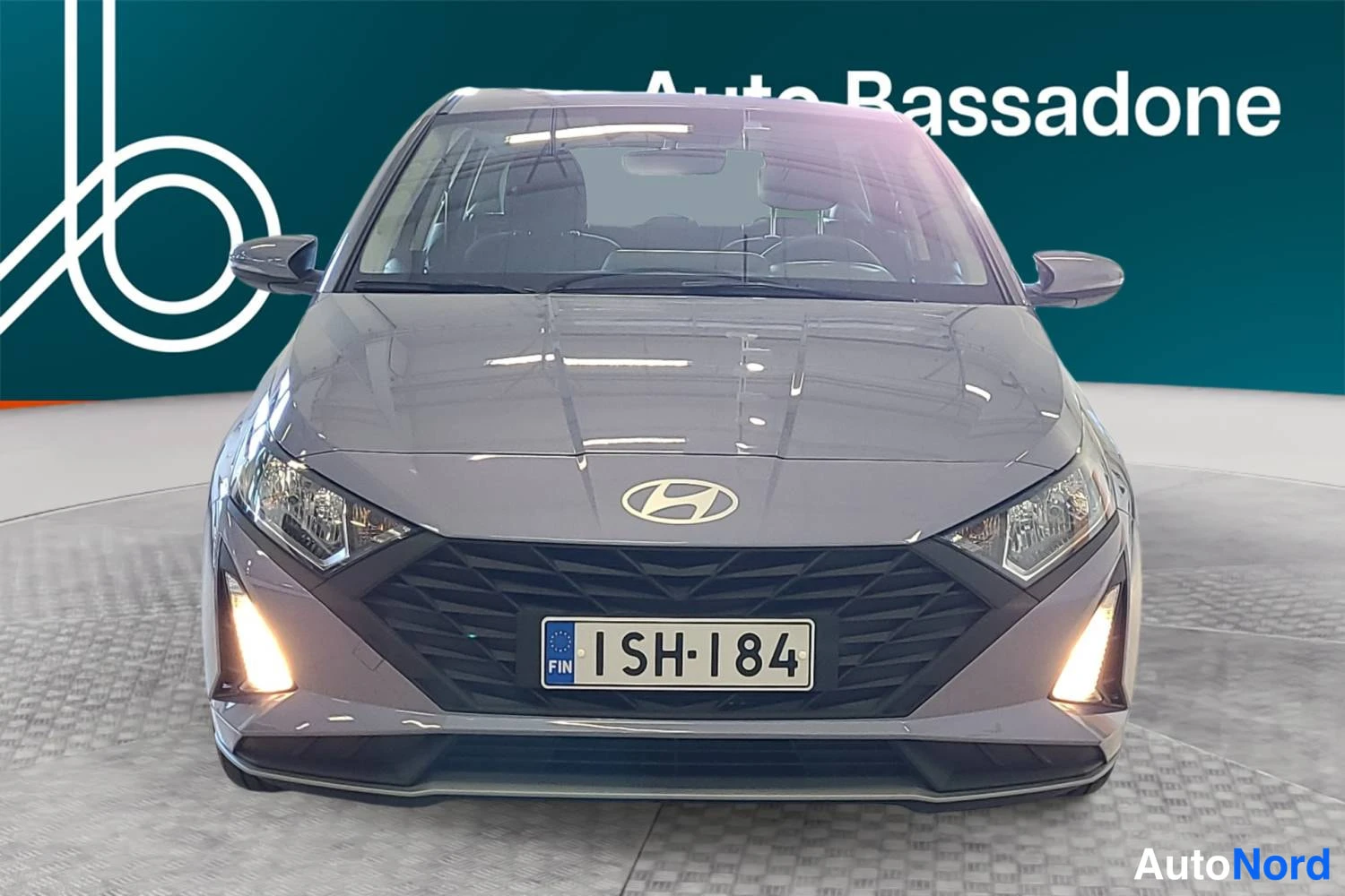 Harmaa Hyundai I20 2025, edestä, kuva 3