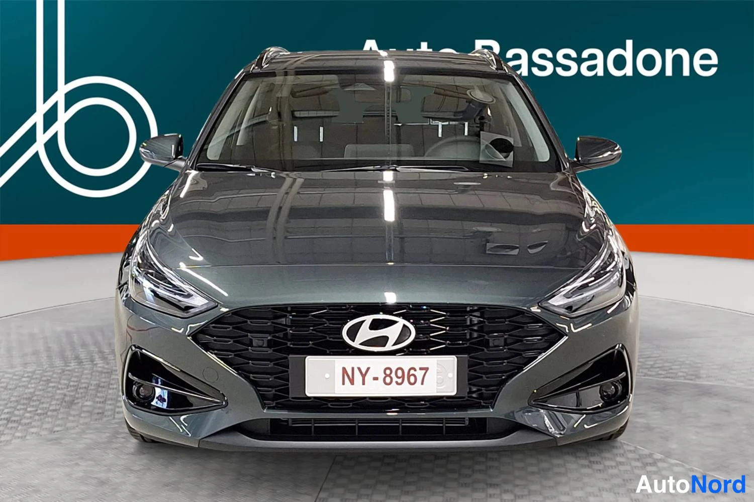 Harmaa Hyundai I30 2026, edestä, kuva 3