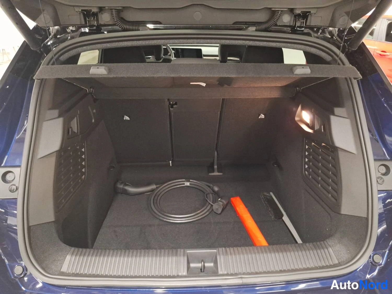 Sininen Renault Scenic E-Tech electric 2026, takaa, kuva 8