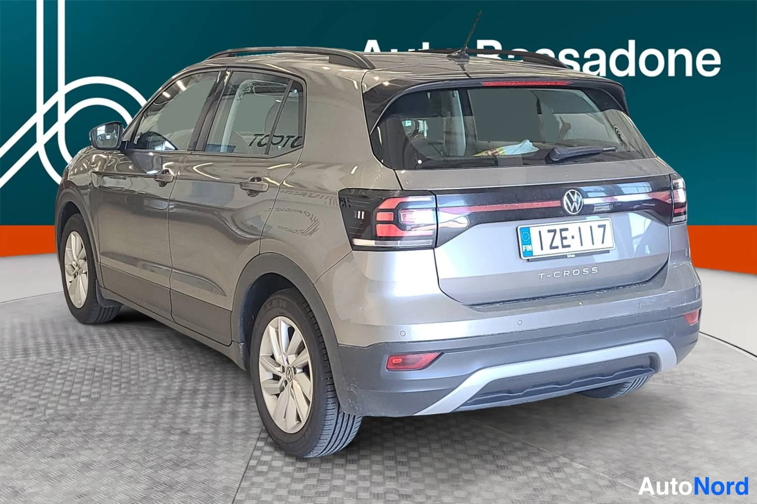 Harmaa Volkswagen T-cross 2021, takaviisto, kuva 6