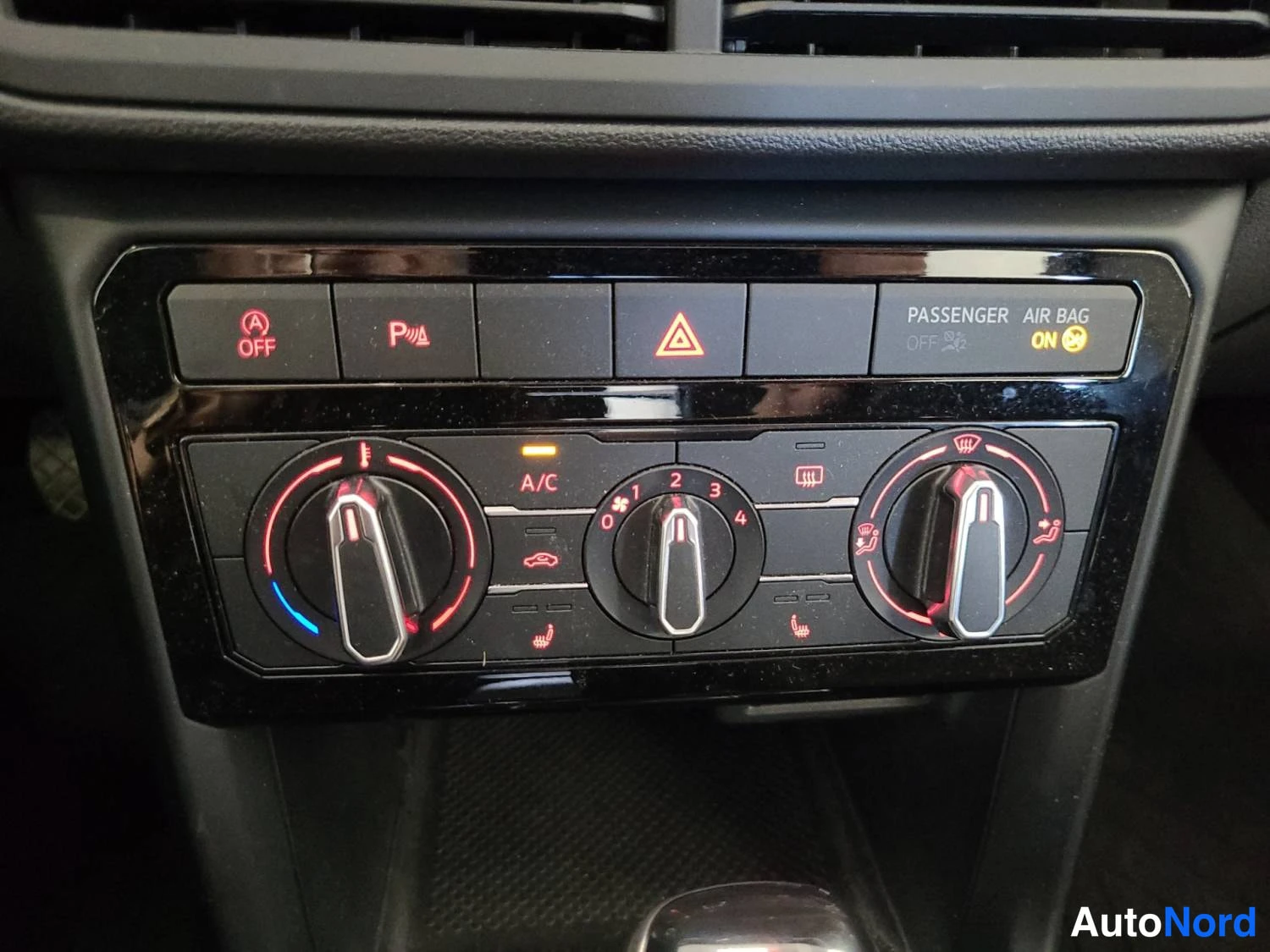 Harmaa Volkswagen T-cross 2021, kuva 23