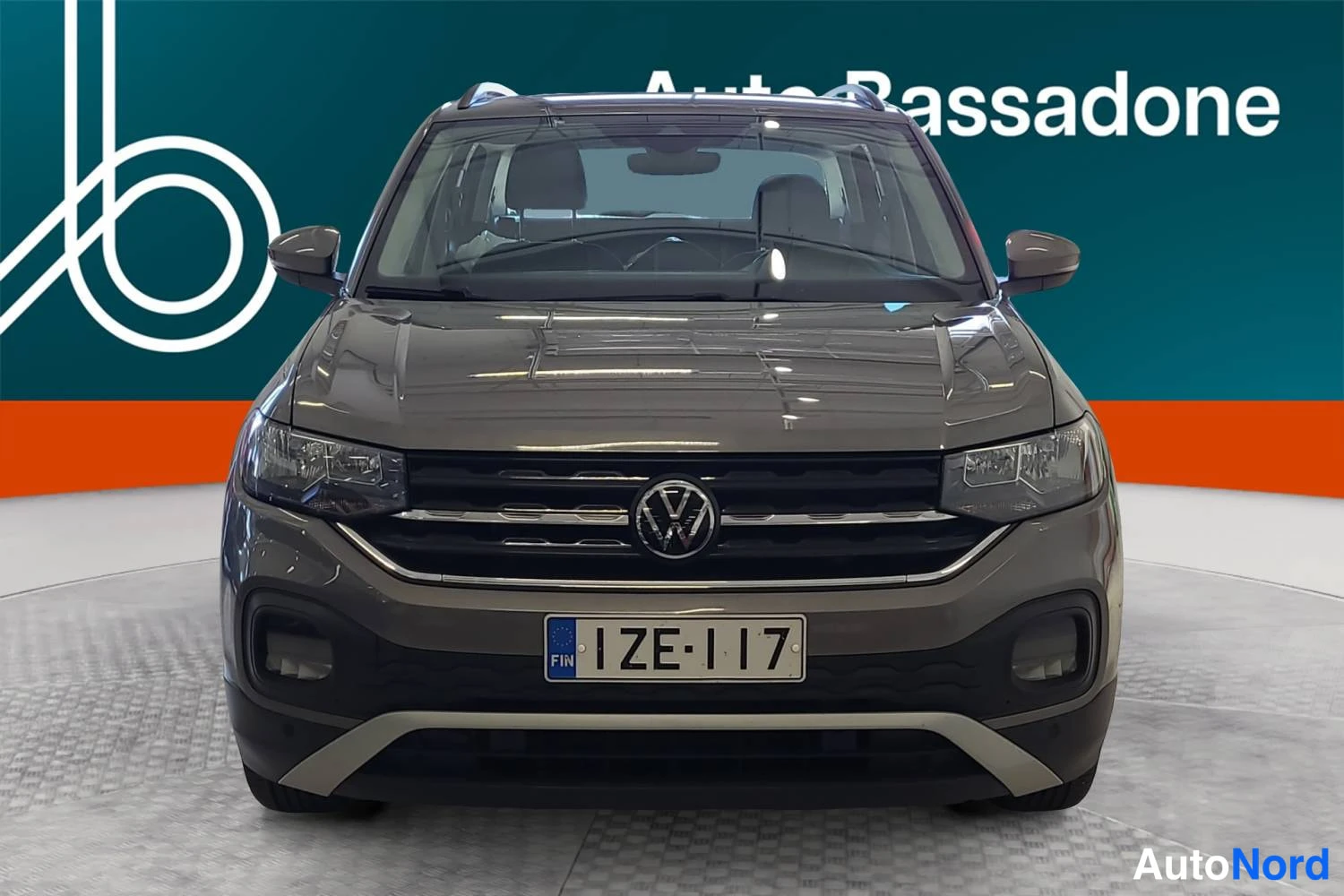Harmaa Volkswagen T-cross 2021, edestä, kuva 4