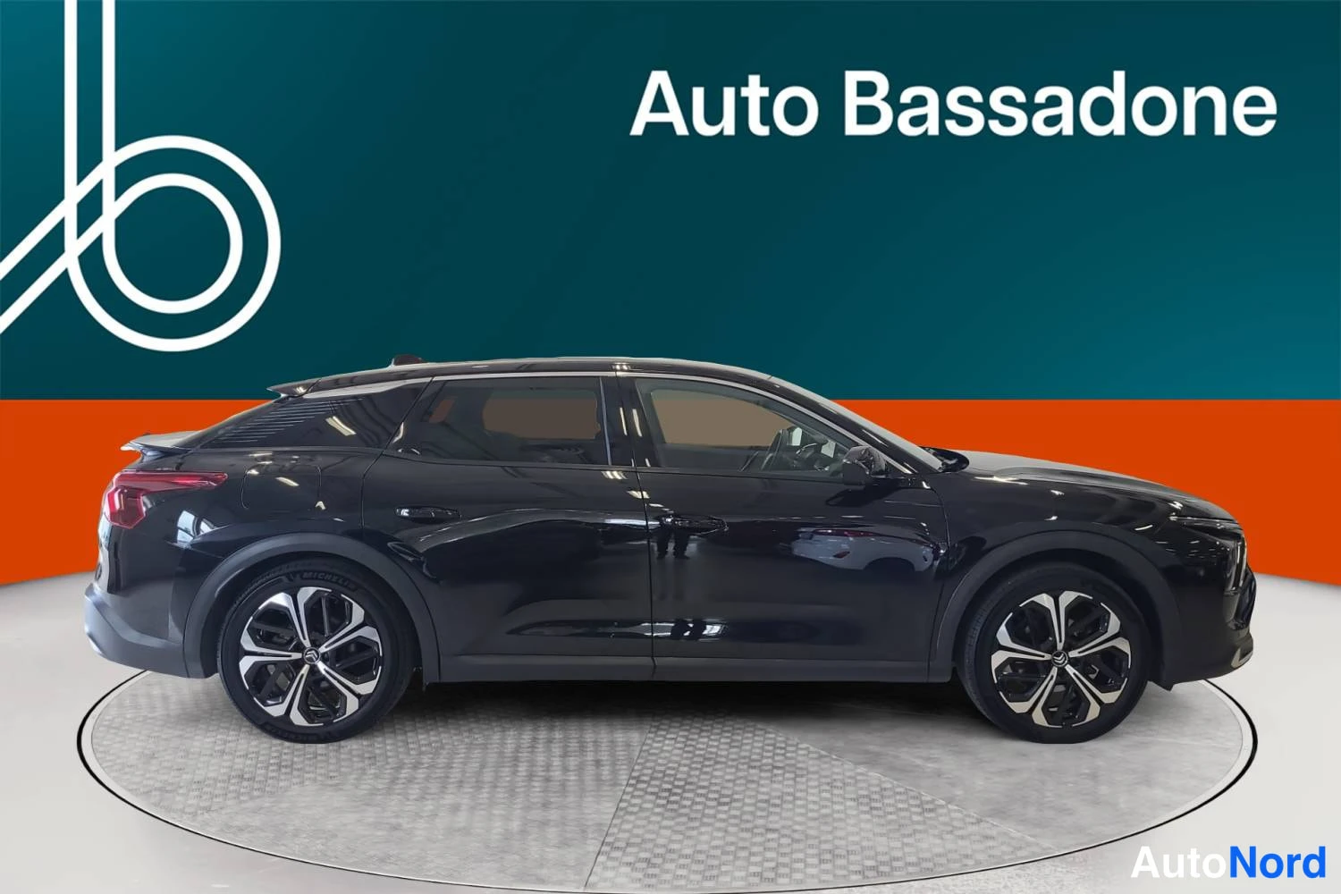 Musta Citroen C5 x 2023, sivulta, kuva 6