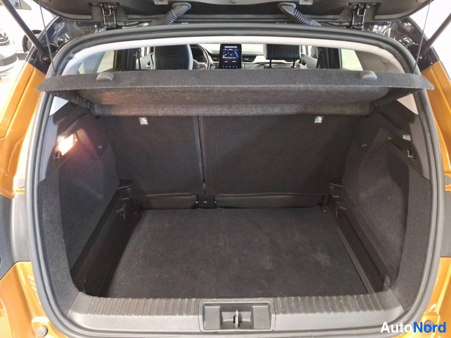 Keltainen Renault Captur 2022, kuva 15