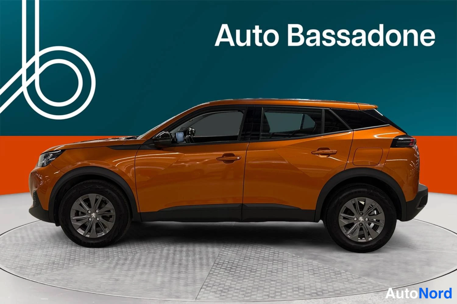 Oranssi Peugeot 2008 2022, sivulta, kuva 5