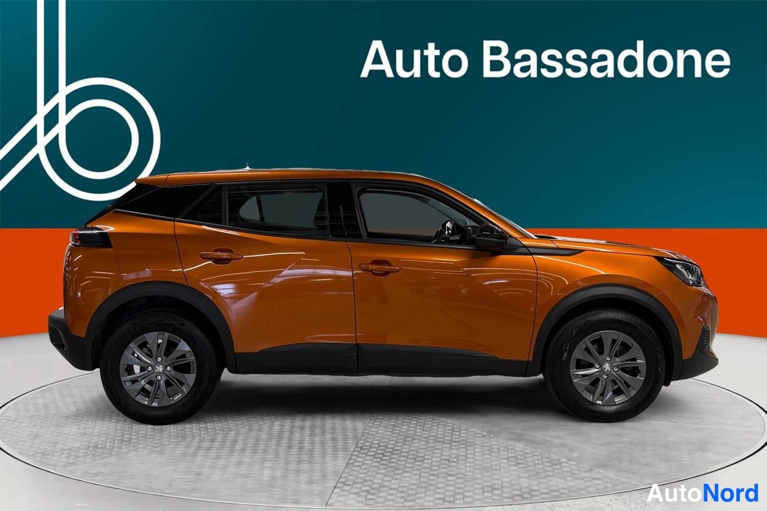 Oranssi Peugeot 2008 2022, sivulta, kuva 4