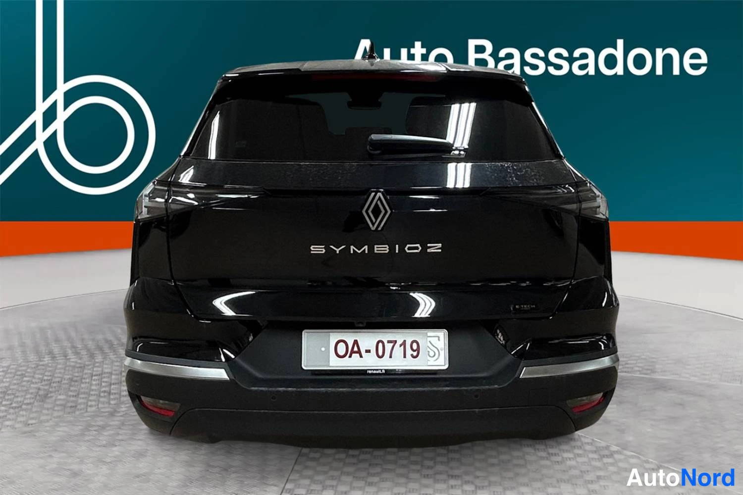 Musta Renault Symbioz 2026, takaa, kuva 8