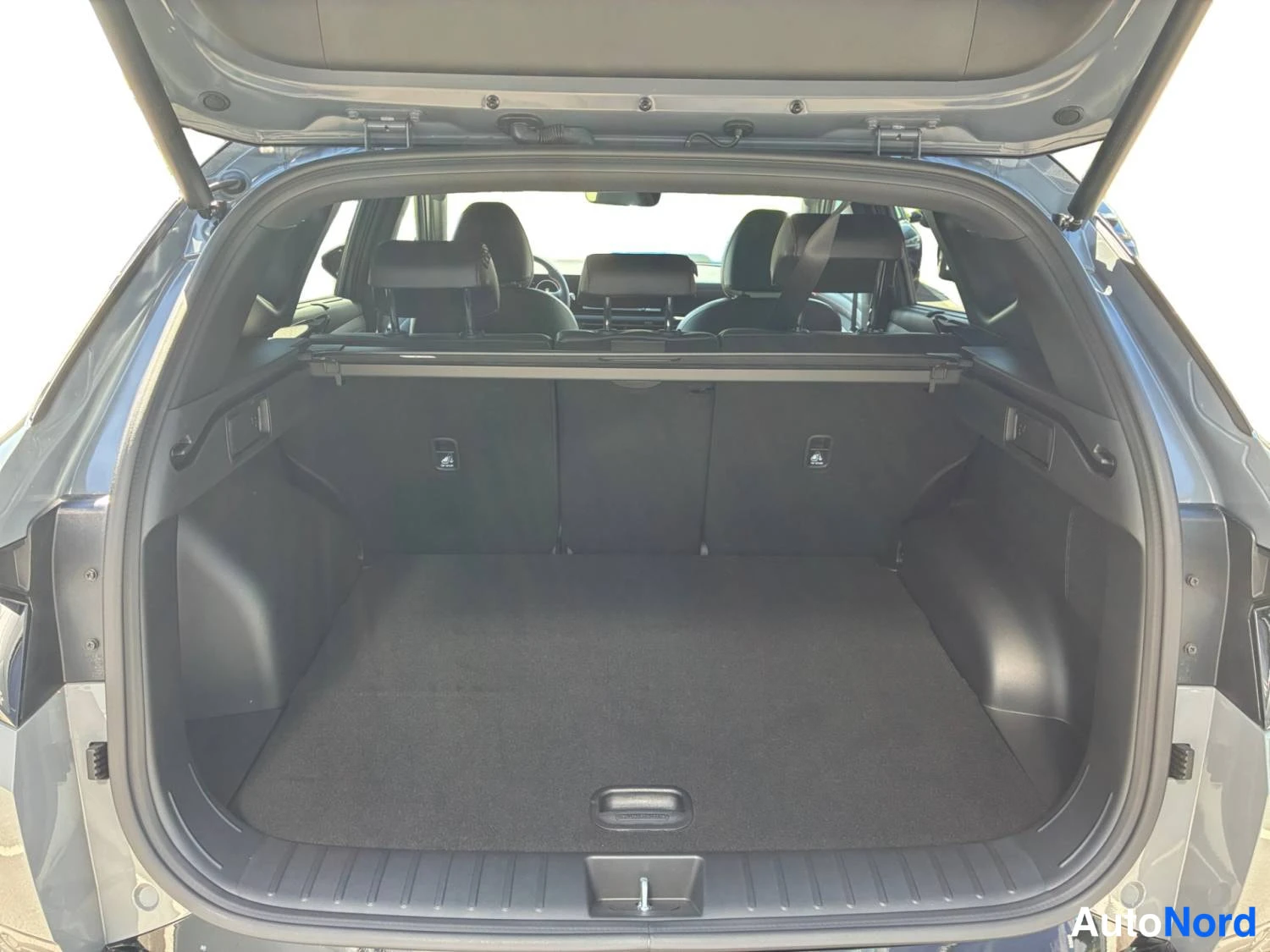 Harmaa Hyundai Tucson 2025, kuva 9