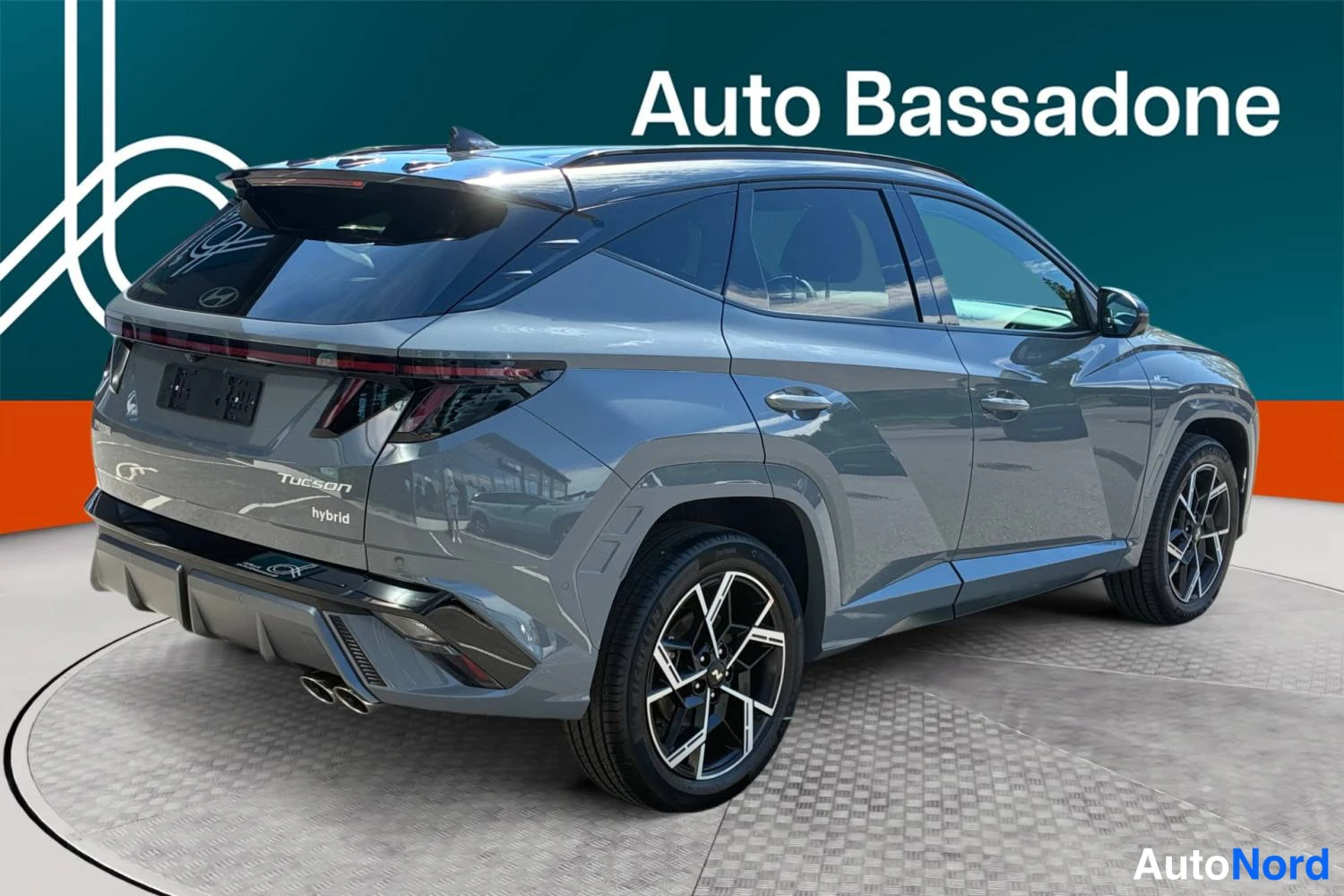 Harmaa Hyundai Tucson 2025, kuva 10