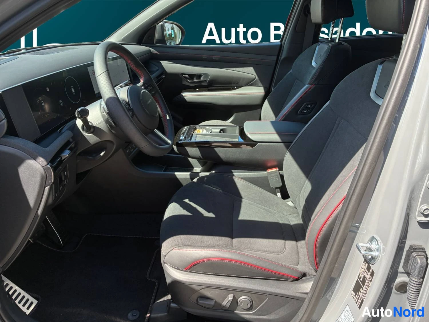 Harmaa Hyundai Tucson 2025, kuva 11