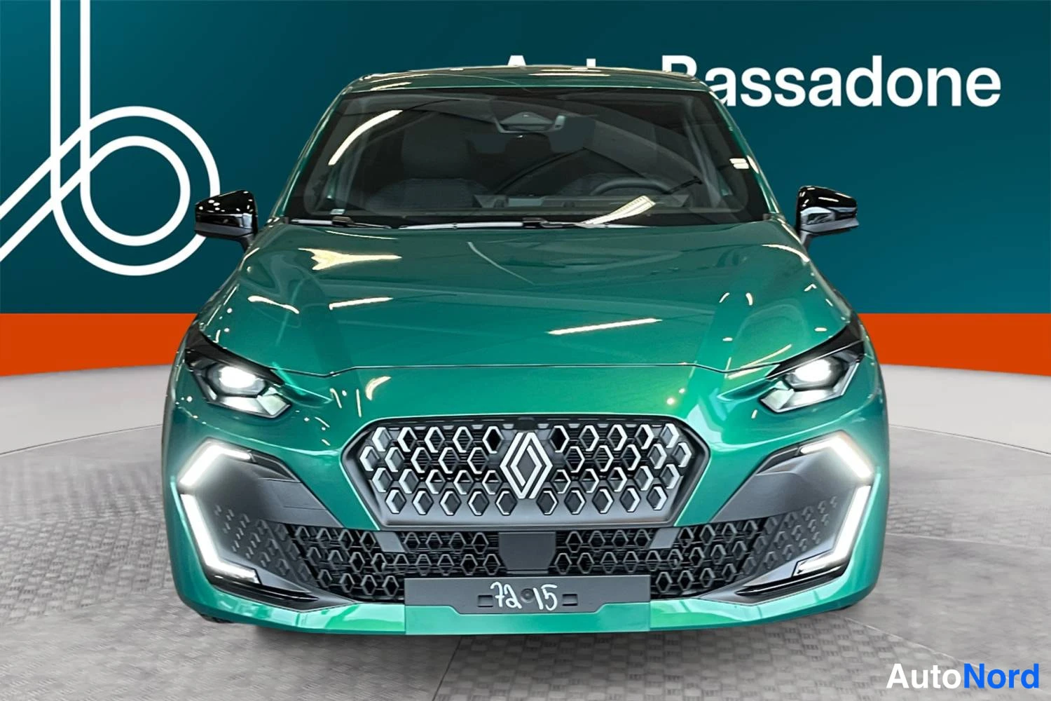 Vihreä Renault Clio 2026, edestä, kuva 5
